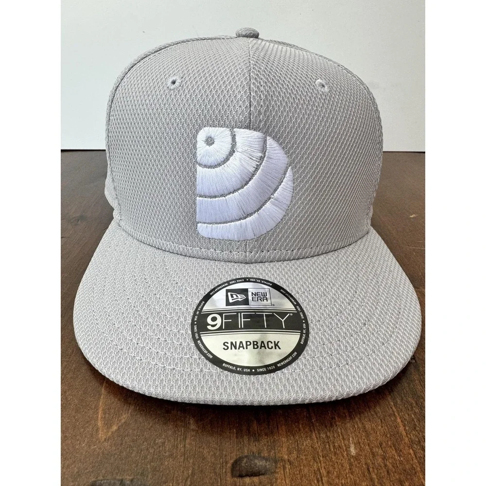 New Era 9FIFTY Hat Cap Snap Back Gray Mesh Logo One Size Fits Most Mens